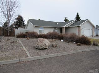 57 NE Hillcrest St, Madras, OR 97741
