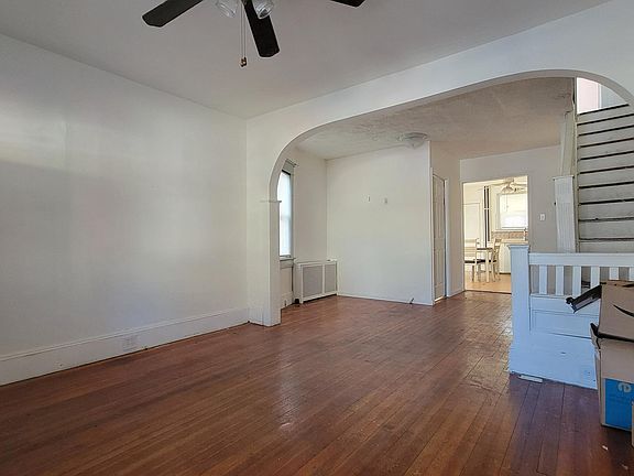 2nd image of 921 Revere Ave