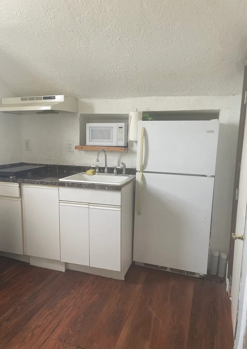 Building Photo - 277 NE 82nd St #1