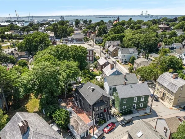 8 Cross St, Newport, RI