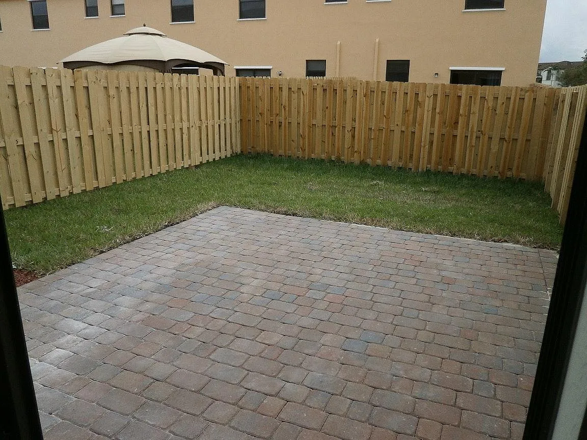 4 bed, 2.5 bath, 1700 sqft, $2,400 — Photo 4