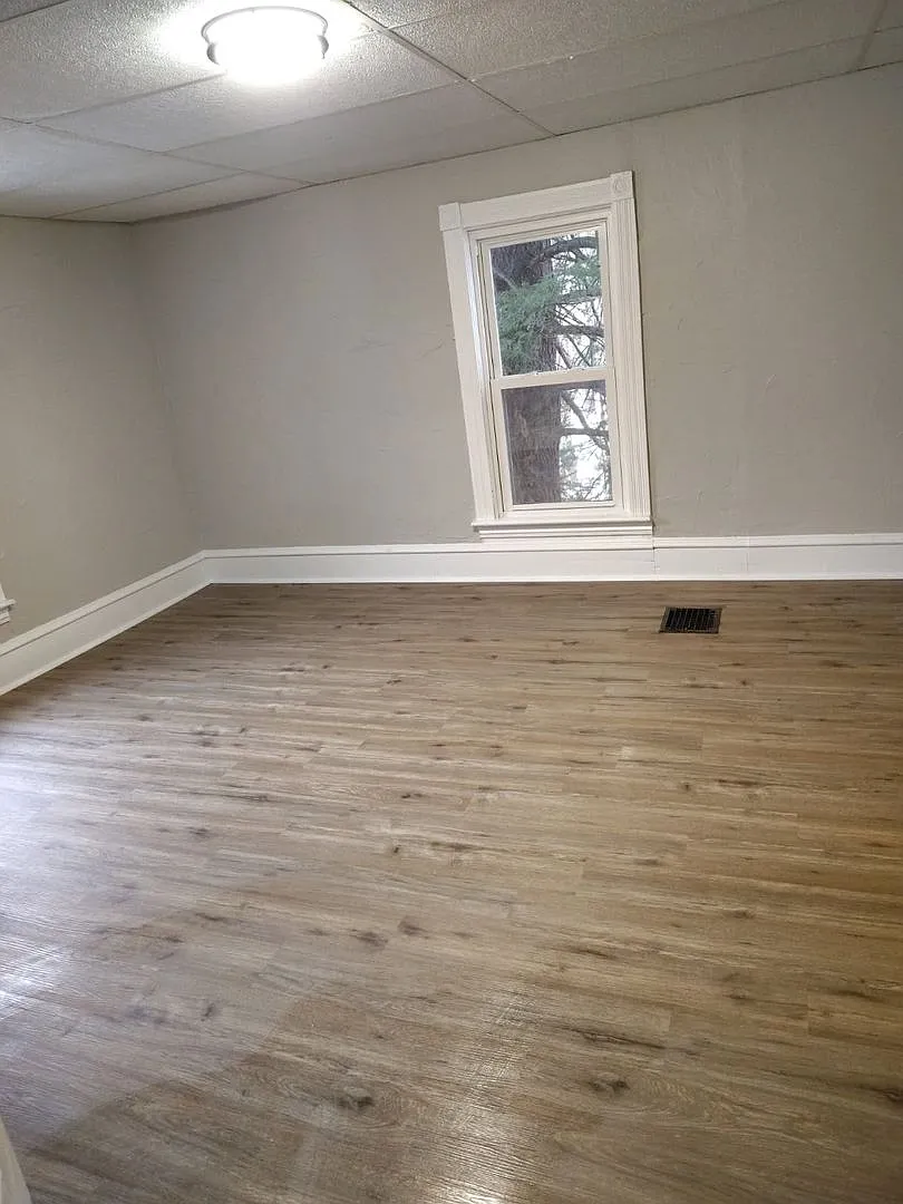 Beautiful 4 Bed/ 2 Bath House for Rent — Photo 2