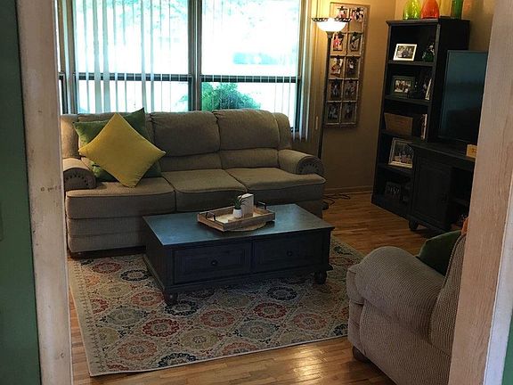5th image of 205 N Klebba Dr