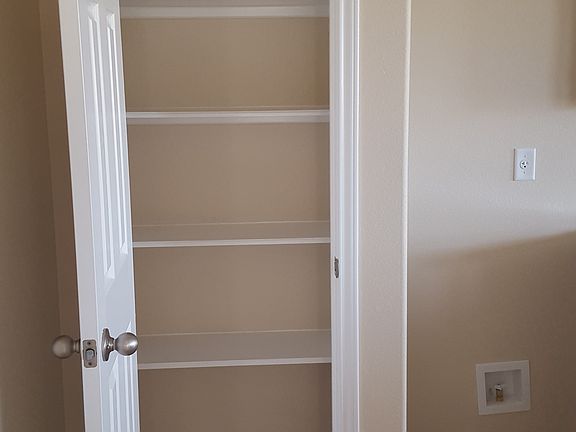 5th image of 516 Larga Vista Dr.