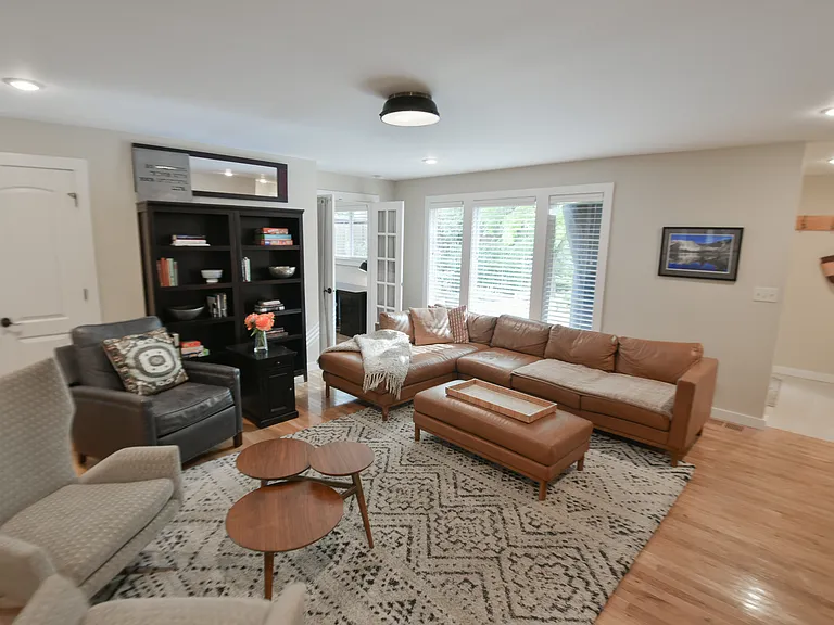 1003 N Marshall St — Photo 27