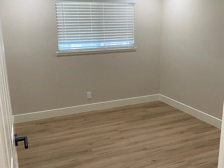 2640 Murray St — Photo 11