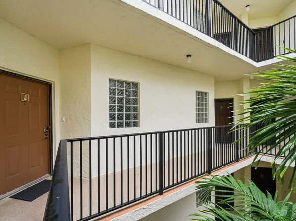 5155 Europa Dr APT J, Boynton Beach, FL 33437