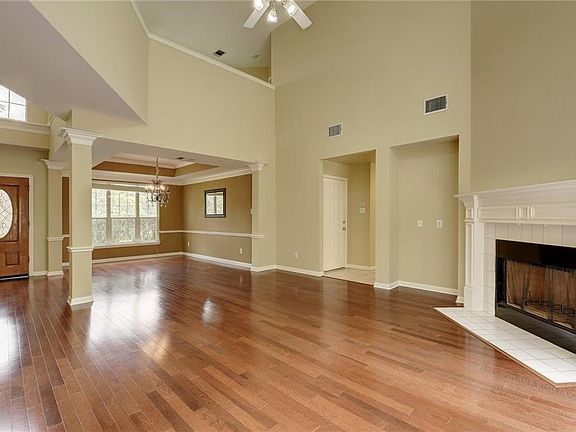 4th image of 8314 Pommel Dr