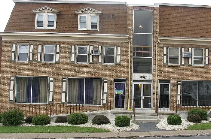 3517 Walnut St #3 — Photo 4