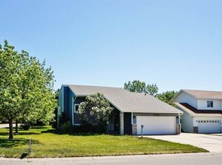 1016 27th St NW, Minot, ND 58703