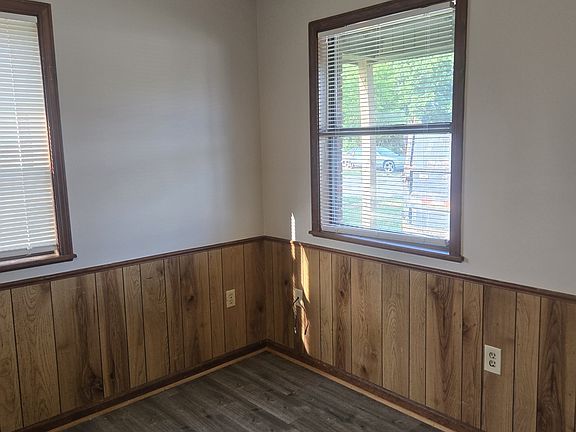 4th image of 11 Bradley Cir Unit B