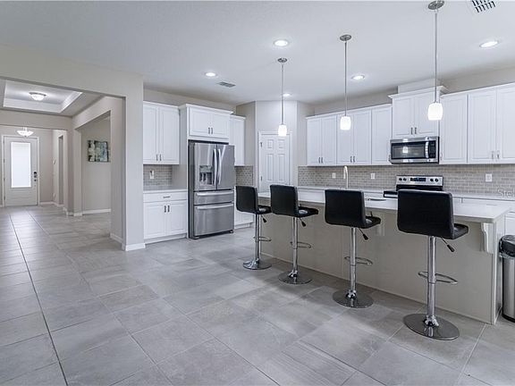 3rd image of 2163 Donahue Dr