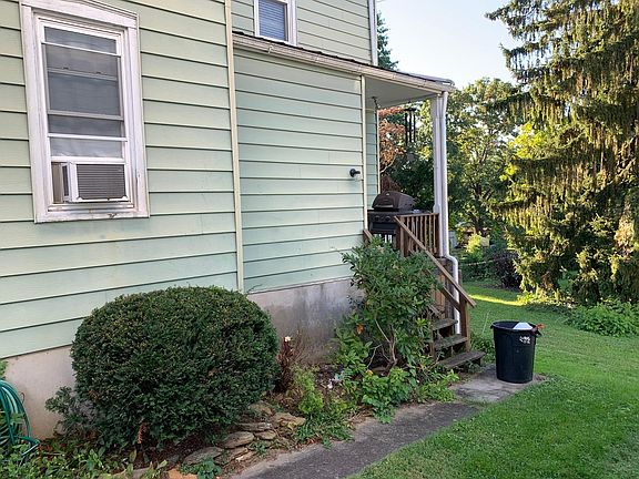 2nd image of 109 E New St Unit A