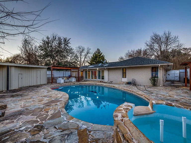 6106 Meadowcrest Dr — Photo 25