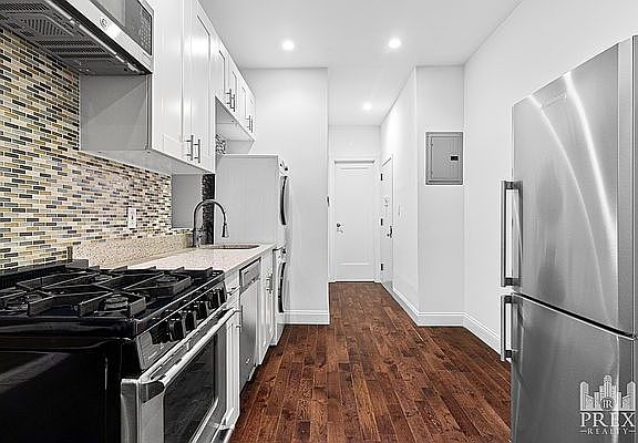 2nd image of 176 E 85th St APT 1A