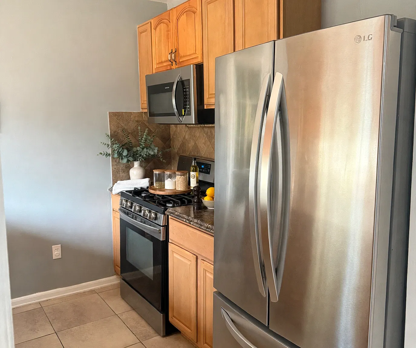2 bed, $2,300 — Photo 1