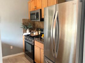 210 N 6th St, Haledon, NJ
