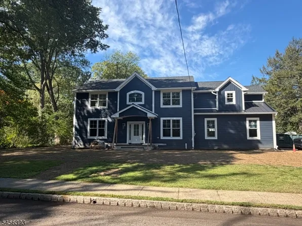 19 Tulip St, Summit City, NJ 07901