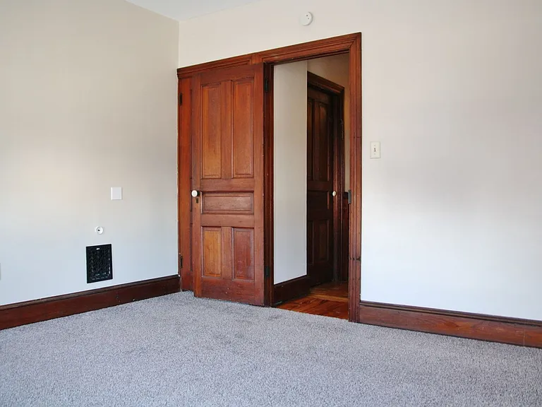 418-420 N Market St — Photo 12