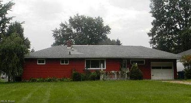 1st image of 1450 Forest Dr