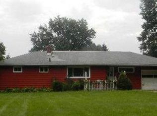 1450 Forest Dr, Barberton, OH 44203