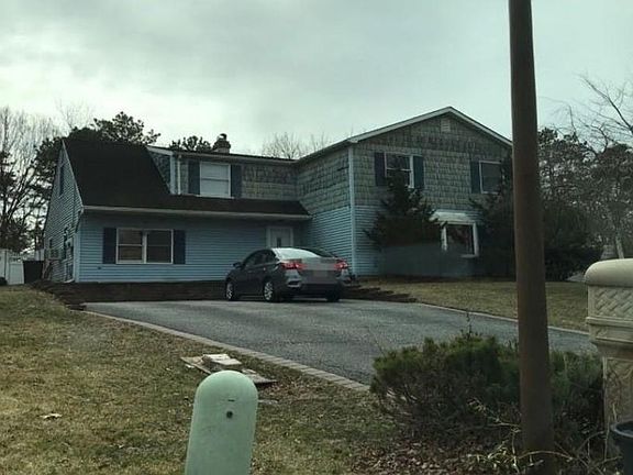 3rd image of 5 Norway Pine Drive