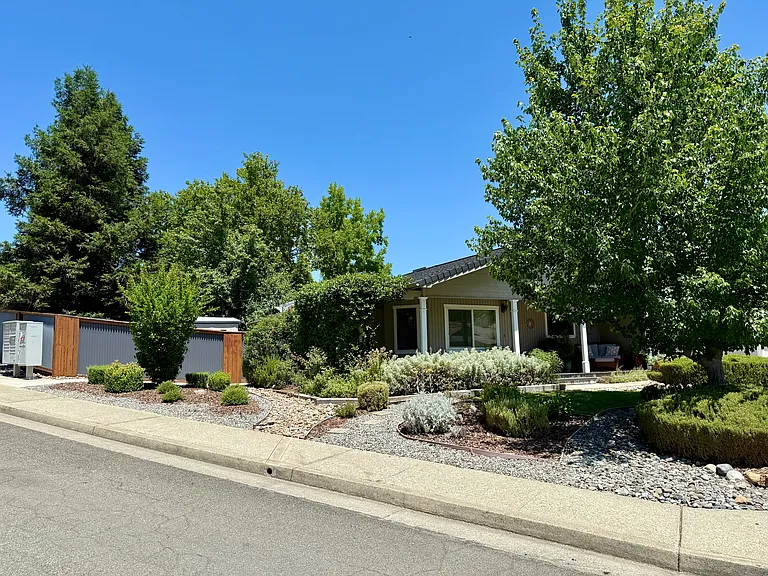 2128 Tiburon Dr — Photo 3