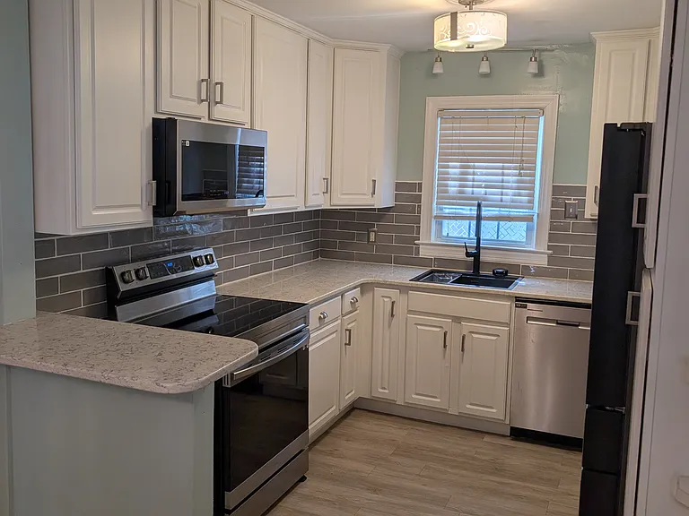 1319 Riverdale Dr — Photo 11