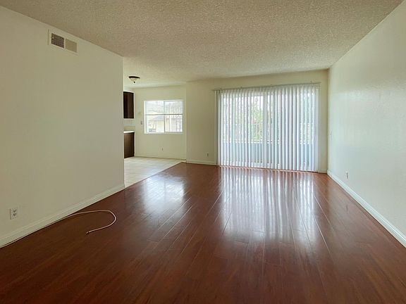 4th image of 305 N Marguerita Ave APT 6