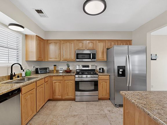 3rd image of 106 Arizona Sunset Rd NE