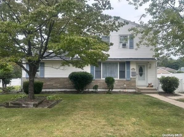 1093 Manor Lane, Bay Shore, NY 11706
