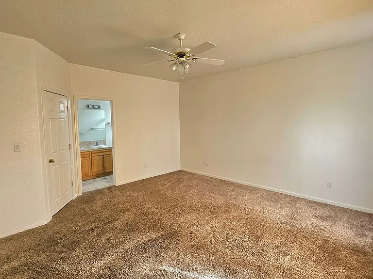 9578 Village Pkwy — Photo 16