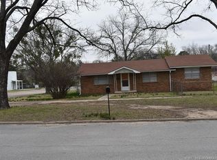 510 N 2nd St, Madill, OK 73446