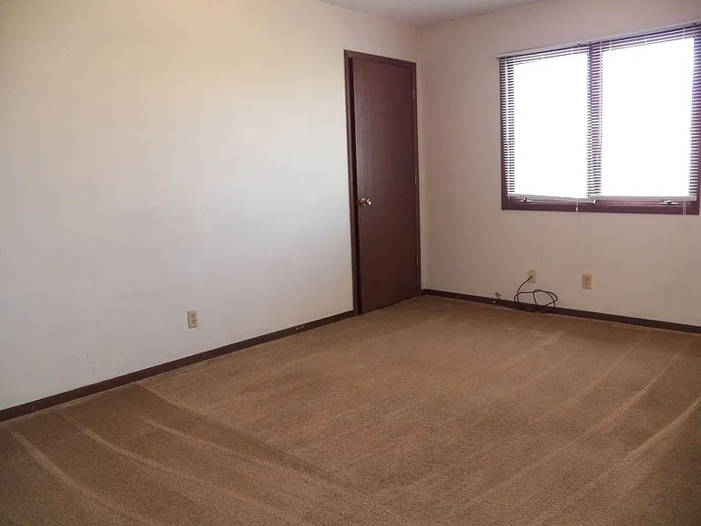1008 Bridgit Ct SE — Photo 4