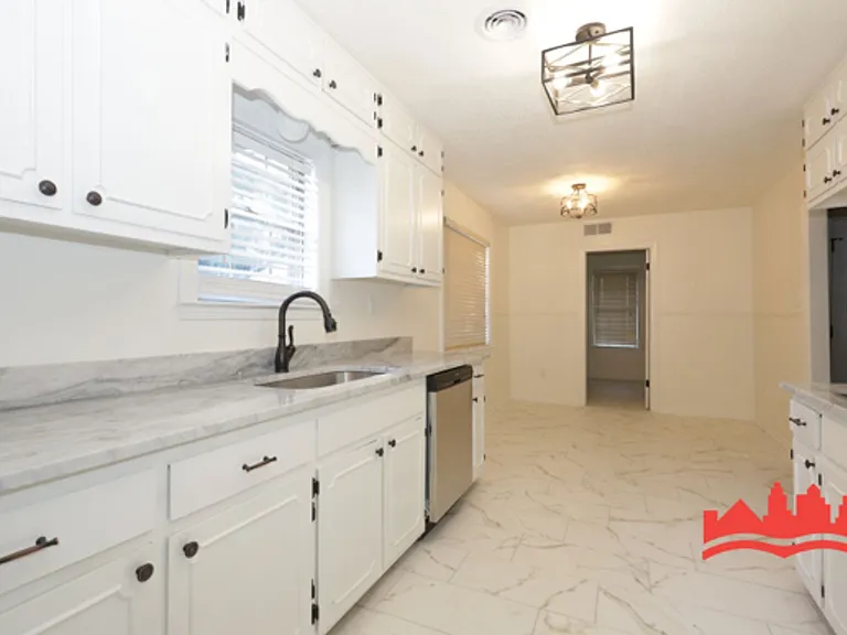 8241 Misty Meadows Ln — Photo 7