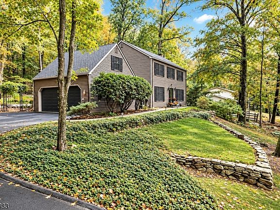 2nd image of 4 Scenic Falls Rd