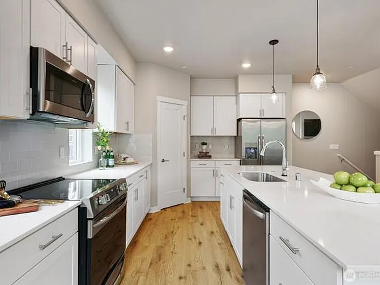 6633 NE 188th Ct #6 — Photo 8