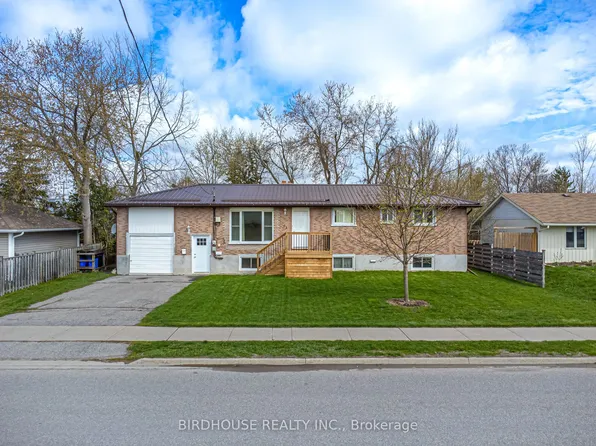 64 George St W, Kawartha Lakes, ON K9V 5H9
