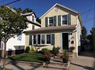 137 Charles St, Floral Park, NY 11001