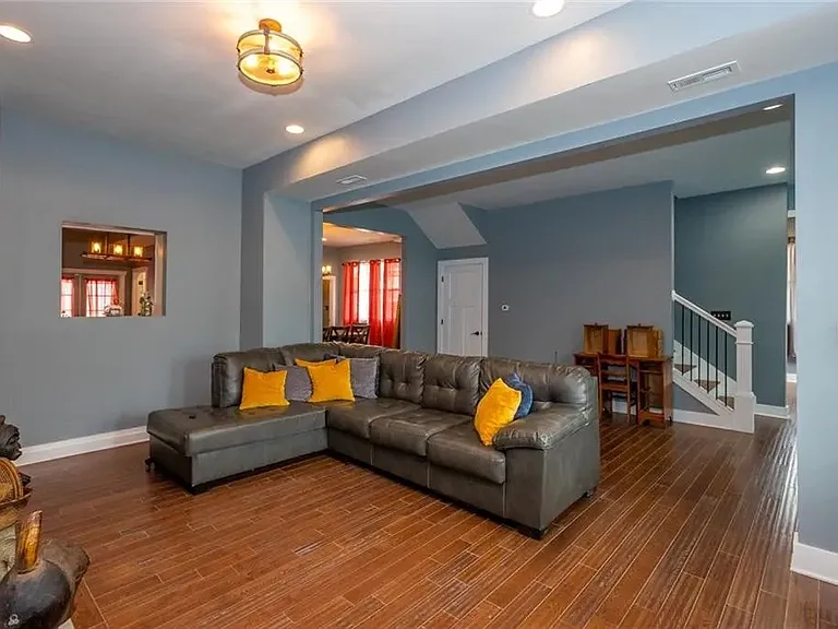 2462 N College Ave — Photo 4