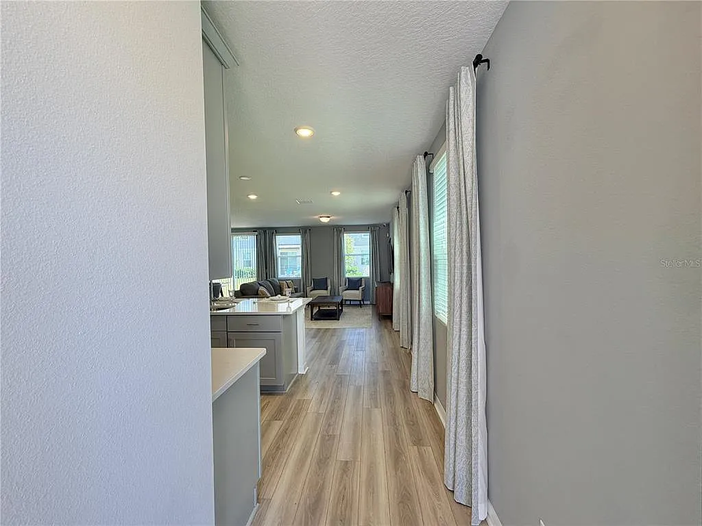 3 bed, 2.5 bath, 1808 sqft, $2,450 — Photo 3