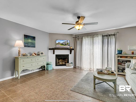 5th image of 328 Clubhouse Dr #6-C