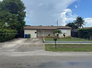 2855 SW 10th St, Fort Lauderdale, FL 33312