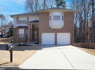 637 N Shore Rd, Lithonia, GA 30058