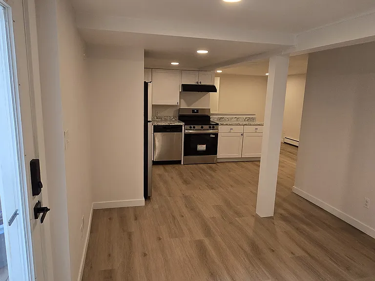 912 S Pratt Pkwy #B — Photo 5