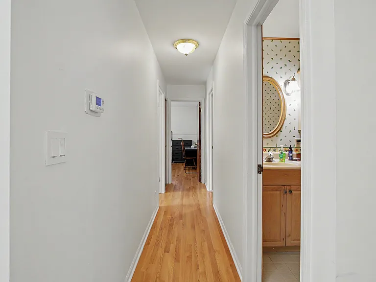 353 Hollywood Dr — Photo 7