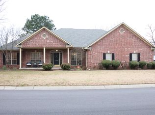 1815 Royal Dr, Conway, AR 72034