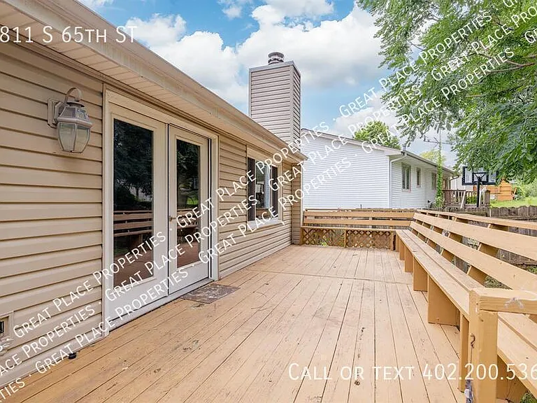 4811 S 65th St — Photo 3