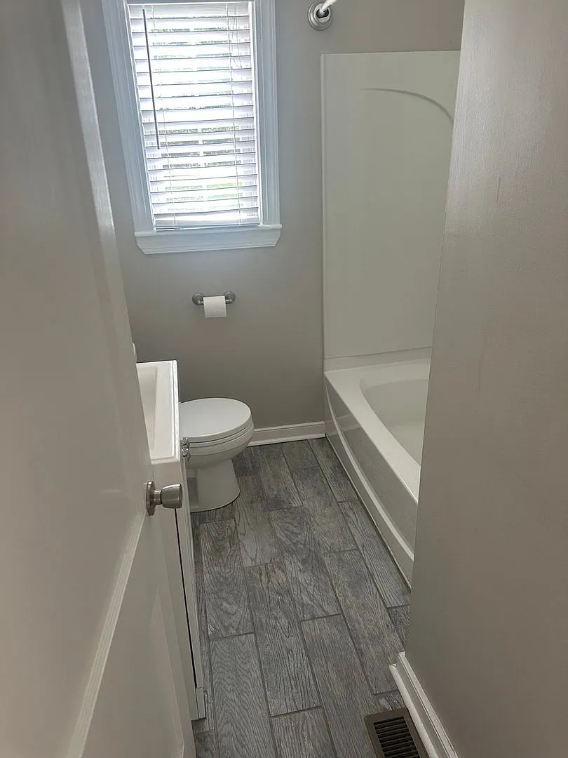 Willow Lawn Dr. 903 — Photo 4