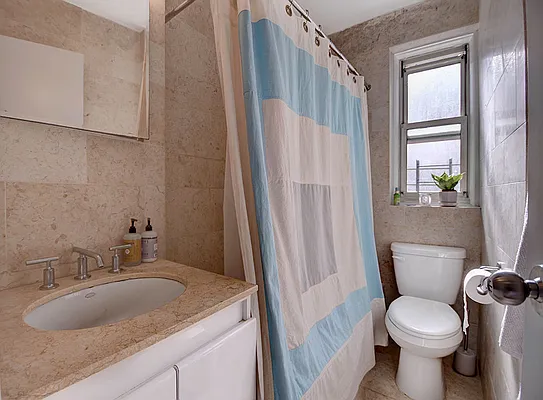 Rented by Urbane Brokerage | media 14